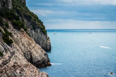 Liguria 'yı hayal et. Portovenere, denize yansıyan bir köy..