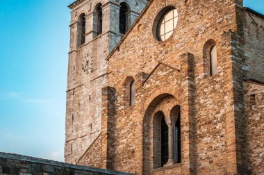 Antik Roma 'nın ana şehri. Roma kolonileşmesi ile Hıristiyanlığın doğuşu arasındaki su birikintisi.