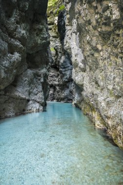 Bozulmamış doğa manzarası. Raccolana deresinin geçidi. Chiusaforte. Friuli.