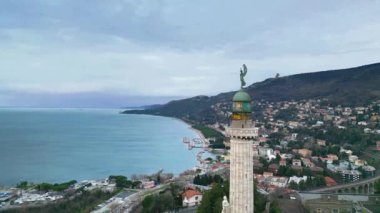 Zafer Deniz Feneri. Trieste ve şehrinin tarihi anıtı