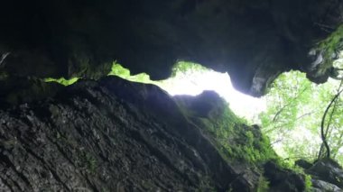 Kozjak şelaleleri. Doğal ve vahşi Slovenya. Soa Vadisi
