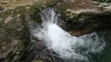 Kozjak şelaleleri. Doğal ve vahşi Slovenya. Soa Vadisi