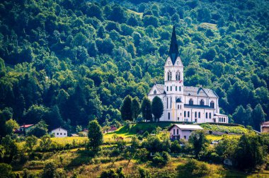 Dresenza, yeşil Slovenya 'da küçük bir köy. Isonzo Vadisi.