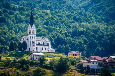 Dresenza, yeşil Slovenya 'da küçük bir köy. Isonzo Vadisi.