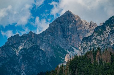 Auronzo Gölü. Ülkenin ve Dolomitlerin aynası..