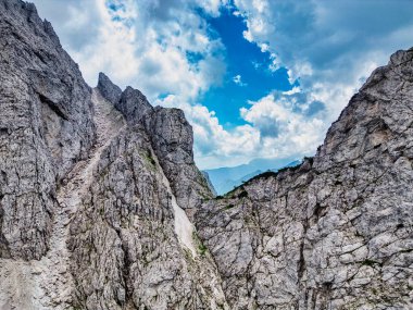Güzel manzara, doğa. Vahşi dağlar, Grauzaria. Friuli. 