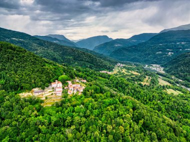 San Giovanni d 'Antro dağ köyünün güzel manzarası.