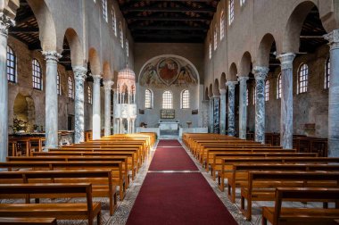 Grado Adası 'ndaki antik kilise. mimari ve tarih
