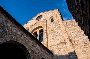 İtalyan şehrinin güzel mimarisi. Antik Aquileia.   