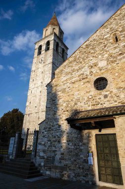 İtalyan şehrinin güzel mimarisi. Antik Aquileia.   