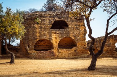 Agrigento, Tapınaklar Vadisi. Antik arkeolojik alan ve Helenistik kökenli tapınaklar. Unesco.