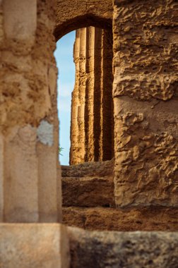 Agrigento, Tapınaklar Vadisi. Antik arkeolojik alan ve Helenistik kökenli tapınaklar. Unesco.