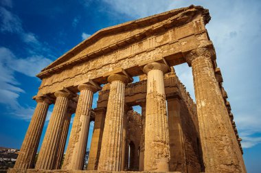 Agrigento, Tapınaklar Vadisi. Antik arkeolojik alan ve Helenistik kökenli tapınaklar. Unesco.