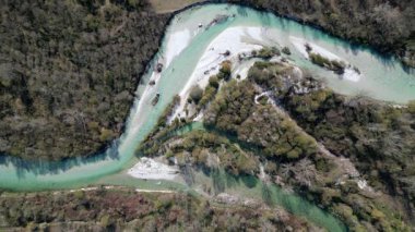 Birbirine bağlı iki nehrin havadan görünüşü, İtalya