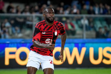 İtalyan futbolu Serie A maçında Milan 'ın Fikayo Tomori portresi, İtalya' nın Verona kentindeki Marcantonio Bentegodi stadyumunda Hellas Verona FC Milan (Portreler Arşivi) maçında, 16 Ekim 2022 - Fotoğraf: Ettore Griffon