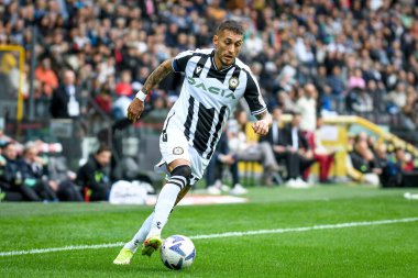Udinese 'den Roberto Maximiliano Pereyra İtalya futbol takımı Serie A maçında Udinese Calcio ile Torino FC (portreler arşivi) maçında Udine, İtalya' daki Dacia Arena Stadyumu, 23 Ekim 2022 - Fotoğraf: Ettore Griffon
