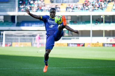 Verona 'nın Yayah Kallon portresi İtalyan futbolu Serie A maçında Hellas Verona FC - AC Monza (portreler arşivi) maçı sırasında Verona, İtalya' da Marcantonio Bentegodi Stadyumu 'nda, 12 Mart 2023