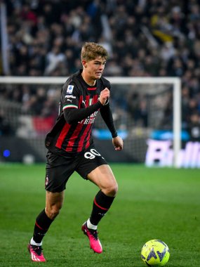 Milan 'ın Charles De Ketelaere portresi İtalyan futbolu Serie A karşılaşmasında Udinese Calcio ile AC Milan (portreler arşivi) Udine, İtalya' daki Dacia Arena stadyumunda, 18 Mart 2023 - Fotoğraf: Ettore Griffoni