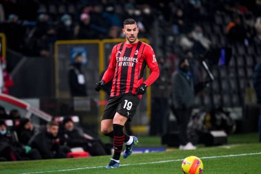Milan 'ın Theo Hernandez portresi İtalyan futbolu Serie A karşılaşmasında Udinese Calcio ile AC Milan (portreler arşivi) Udine, İtalya' da Dacia Arena Stadyumu 'nda 11 Aralık 2021' de oynanmıştır.
