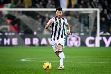 Udinese 'nin Tolgay Arslan portresi İtalyan futbolu Serie A maçı sırasında Udinese Calcio ile AC Milan (portreler arşivi) Udine, İtalya' da Dacia Arena Stadyumu 'nda, 11 Aralık 2021