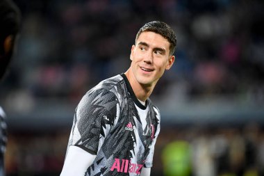 İtalya 'nın Bologna kenti Bologna Dall' Ara Stadyumu 'nda oynanan İtalyan futbolu Serie A maçında Juventus FC (portreler arşivi) maçında Juventus' un Dusan Vlahoviç portresi - 30 Nisan 2023