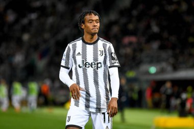 Juventus 'un Juan Cuadrado portresi İtalyan futbolu Serie A karşılaşması sırasında Bologna FC ile Juventus FC (portreler arşivi) Bologna, İtalya' daki Renato Dall 'Ara stadyumunda, 30 Nisan 2023 - Fotoğraf: Ettore Griffoni
