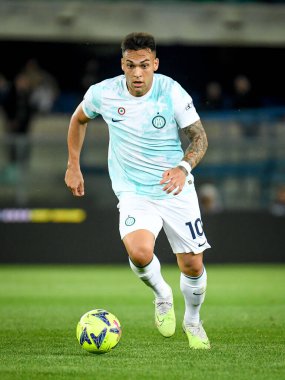 Inter 'in Lautaro Martinez portresi İtalyan futbolu Serie A maçı sırasında İtalya' nın Verona kentinde bulunan Marcantonio Bentegodi Stadyumu 'nda Hellas Verona FC - FC Internazionale (portreler arşivi) maçında çekildi.