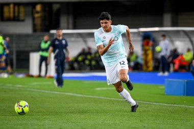 Inter 'in Raoul Bellanova portresi İtalyan futbolu Serie A maçı sırasında İtalya' nın Verona kentinde bulunan Marcantonio Bentegodi Stadyumu 'nda Hellas Verona FC - FC Internazionale (portreler arşivi) maçında çekildi.