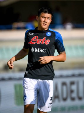 Napoli 'nin İtalya futbol takımı Serie A maçındaki Kim Min-jae portresi 15 Ağustos 2022' de İtalya 'nın Verona kentindeki Marcantonio Bentegodi stadyumunda Hellas Verona FC' ye karşı SSC Napoli (portreler arşivi) maçı.