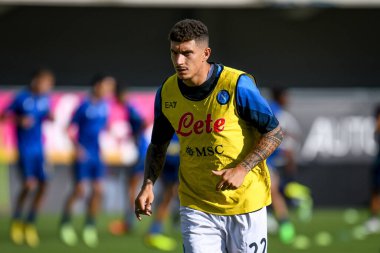 Napoli 'nin İtalya futbolu sırasındaki Giovanni Di Lorenzo portresi Serie A maçı sırasında İtalya' nın Verona kentindeki Marcantonio Bentegodi stadyumunda Hellas Verona FC ile SSC Napoli (portreler arşivi) karşılaşması, 15 Ağustos 2022