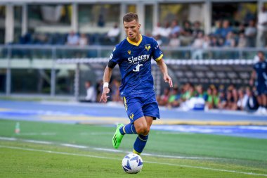 Verona 'nın Darko Lazoviç portresi İtalyan futbolu Serie A maçında Hellas Verona FC - SSC Napoli (portreler arşivi) maçı sırasında İtalya' nın Verona kentindeki Marcantonio Bentegodi stadyumunda, 15 Ağustos 2022 - Fotoğraf: Ettore Griffoni