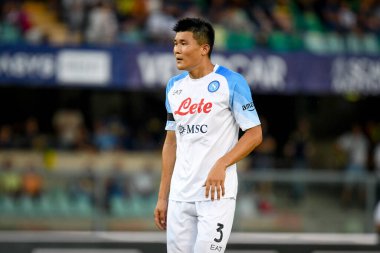 Napoli 'nin İtalya futbol takımı Serie A maçındaki Kim Min-jae portresi 15 Ağustos 2022' de İtalya 'nın Verona kentindeki Marcantonio Bentegodi stadyumunda Hellas Verona FC' ye karşı SSC Napoli (portreler arşivi) maçı.