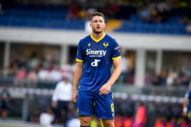 Verona 'nın İtalya futbol takımı Serie A maçındaki Thomas Henry portresi 28 Ağustos 2022' de İtalya 'nın Verona kentinde bulunan Marcantonio Bentegodi Stadyumu' nda Hellas Verona FC - Atalanta BC (portreler arşivi) maçında çekildi.