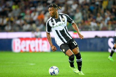 Udinese 'nin Destiny Iyenoma Udogie portresi İtalyan futbolu Serie A maçı sırasında Udinese Calcio ile AS Roma Friuli - Dacia Arena stadyumu, Udine, İtalya' da, Eylül 04, 2022 - Fotoğraf: Ettore Griffoni
