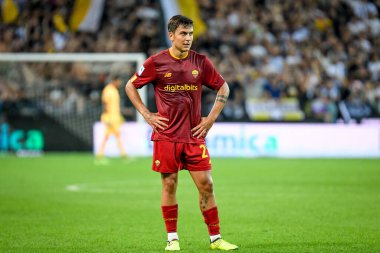 İtalyan futbolu Serie A maçında Roma 'nın Paulo Dybala portresi Udinese Calcio ile AS Roma maçında Udine, İtalya' daki Dacia Arena stadyumunda, Eylül 04, 2022 - Fotoğraf: Ettore Griffoni