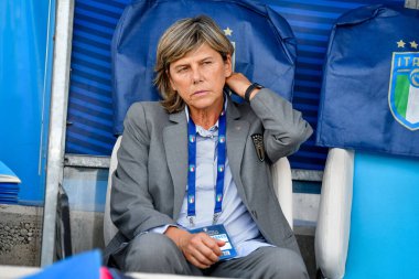 İtalya teknik direktörü Milena Bertolini, FIFA Dünya Kupası 2023 elemeleri sırasında İtalya 'nın Ferrara, İtalya' daki Paolo Mazza Stadyumu 'nda (portreler arşivi) İtalya - Ettore Griffoni