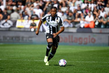Udinese 'nin Destiny Iyenoma Udogie portresi İtalyan futbolu Serie A maçı sırasında Udinese Calcio vs Inter - FC Internazionale (portreler arşivi) - Dacia Arena Stadyumu, Udine, İrlanda, 18 Eylül 2022 - Fotoğraf: Ettore Griffon