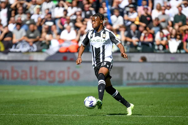 Udinese 'nin Destiny Iyenoma Udogie portresi İtalyan futbolu Serie A maçı sırasında Udinese Calcio vs Inter - FC Internazionale (portreler arşivi) - Dacia Arena Stadyumu, Udine, İrlanda, 18 Eylül 2022 - Fotoğraf: Ettore Griffon