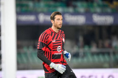Milan 'ın Antonio Mirante portresi İtalyan futbolu Serie A maçında Hellas Verona FC - AC Milan (portreler arşivi) maçı 16 Ekim 2022' de İtalya 'nın Milano kentinde Marcantonio Bentegodi Stadyumu' nda yapıldı.