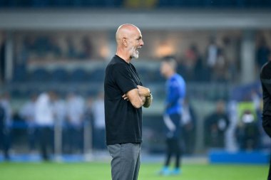 Milan Teknik Direktörü Stefano Pioli İtalya futbolu Serie A maçında Milano 'daki Marcantonio Bentegodi Stadyumu' nda Hellas Verona FC Milan (portreler arşivi) maçında 16 Ekim 2022 - Fotoğraf: Ettore Griffoni