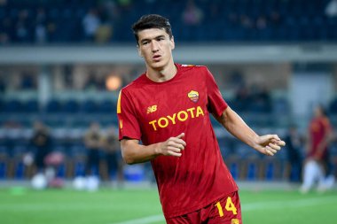 İtalyan futbolu Serie A maçında Roma 'nın Eldor Shomurodov portresi, 31 Ekim 2022' de İtalya 'nın Verona kentindeki Marcantonio Bentegodi stadyumunda Hellas Verona FC - AS Roma (portreler arşivi) maçında çekildi.