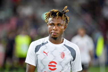 Milan 'ın Samuel Chukwueze portresi İtalyan futbolu Serie A maçında Bologna FC ile AC Milan arasında İtalya' nın Bologna kentinde 21 Ağustos 2023 'te oynanan Renato Dall' Ara Stadyumu karşılaşmasında çekildi.
