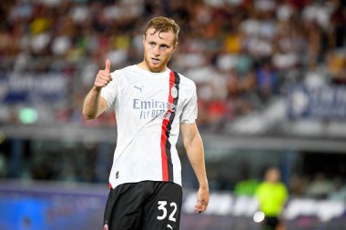 İtalyan futbolu Serie A maçında Milan 'ın Tommaso Pobega portresi Bologna FC ile AC Milan arasında İtalya' nın Bologna kentindeki Renato Dall 'Ara Stadyumu' nda 21 Ağustos 2023 tarihinde oynanmıştır.