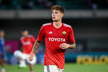 İtalyan futbolu Serie A maçında Roma 'nın Nicola Zalewski portresi, İtalya' nın Verona kentindeki Marcantonio Bentegodi stadyumunda Hellas Verona FC 'ye karşı AS Roma maçı, 26 Ağustos 2023 - Fotoğraf: Ettore Griffoni
