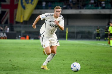 Roma 'nın Ola Solbakken portresi İtalyan futbolu Serie A maçı sırasında İtalya' nın Verona kentindeki Marcantonio Bentegodi stadyumunda Hellas Verona FC 'ye karşı AS Roma maçında, 26 Ağustos 2023 - Fotoğraf: Ettore Griffoni