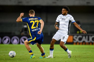 Atalanta 'dan Ederson, İtalya' nın Pawel Dawidowicz takımına karşı 27 Eylül 2023 'te İtalya' nın Verona kentinde Marcantonio Bentegodi Stadyumu 'nda oynanan Hellas Verona FC - Atalanta BC maçında mücadele etti.