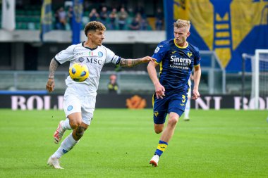 Napoli 'den Giovanni Di Lorenzo, İtalyan futbolcu Josh Doig' in İtalyan Serie A karşılaşmasında Hellas Verona FC, SSC Napoli 'ye karşı Verona, İtalya' daki Marcantonio Bentegodi Stadyumu 'nda 21 Ekim 2023 - Fotoğraf: Ettore Griffoni