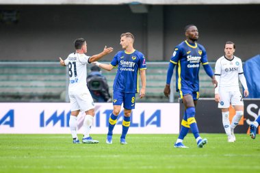 Napoli 'den Giacomo Raspadori İtalyan futbolcu Darko Lazoviç ile İtalya' nın Verona şehrindeki Marcantonio Bentegodi Stadyumu 'nda oynanan Hellas Verona FC-SSC Napoli maçında konuştu.