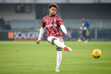 İtalya Serie A maçında Juventus 'un Weston McKennie portresi, 17 Şubat 2024' te İtalya 'nın Verona kentinde bulunan Marcantonio Bentegodi Stadyumu' nda Hellas Verona FC 'ye karşı Juventus FC (portreler arşivi) maçında çekildi.