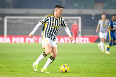 Juventus 'un Andrea Cambiaso portresi İtalyan futbolu Serie A karşılaşmasında Hellas Verona FC' ye karşı Juventus FC (portreler arşivi) Verona, İtalya 'daki Marcantonio Bentegodi stadyumunda 17 Şubat 2024 - Fotoğraf: Ettore Griffoni